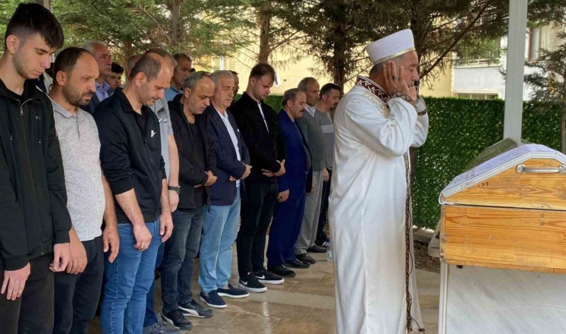 Derede boğulan çocuk son yolculuğuna uğurlandı Kocaeli’nin İzmit ilçesinde mesire alanında girdiği derede boğularak hayatını kaybeden