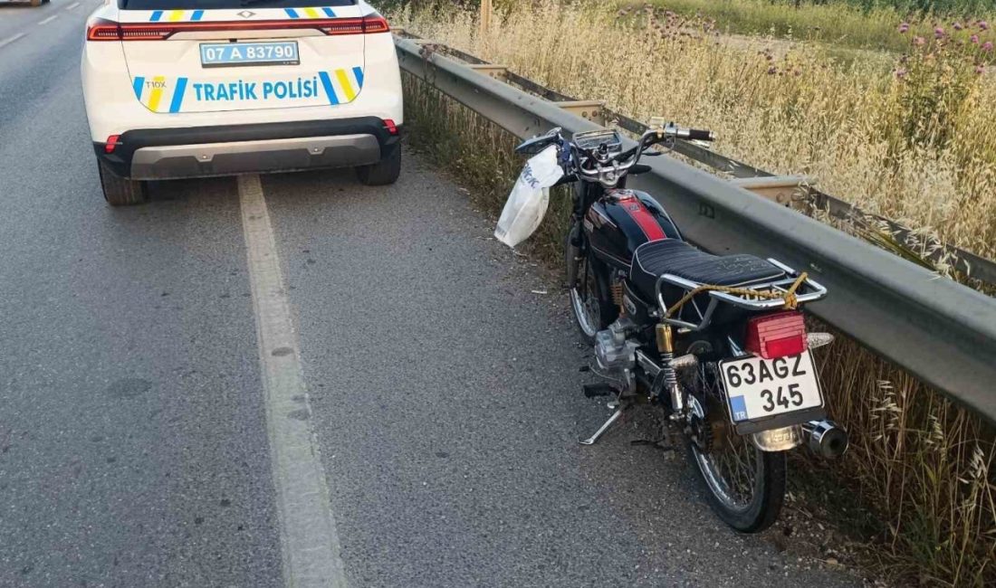 Antalya-Alanya D-400 Karayolu Manavgat Çevreyolu üzerinde seyir halindeki bir motosikletin