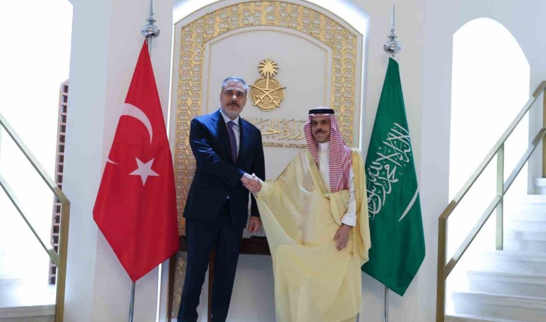 Dışişleri Bakanı Fidan, Suudi mevkidaşı Ferhan Al Suud ile görüştü Dışişleri Bakanı Hakan Fidan, başkent Riyad’da Suudi Arabistan Dışişleri Bakanı