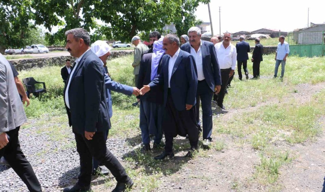 Diyarbakır’da 12 yıllık husumet barış yemeği ile son buldu Diyarbakır’ın Karacadağ bölgesindeki iki aile arasında 12 yıldır süren husumet,