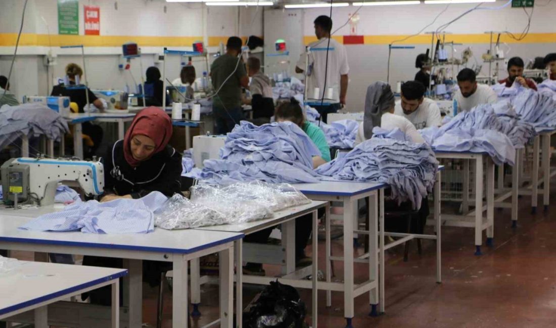 Diyarbakır’da iş dünyası PKK’nın silah bırakmasını olumlu karşıladı Diyarbakır Organize Sanayi Bölgesi’nde faaliyet gösteren fabrika sahipleri ve işverenler,