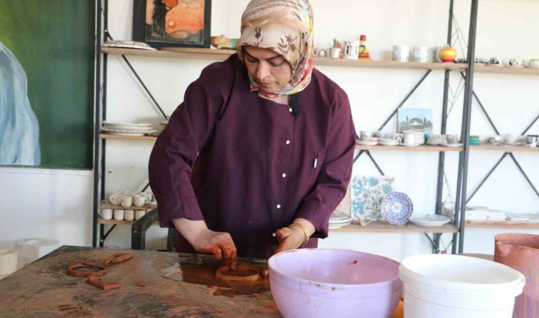Diyarbakır’da kadın eliyle ekonomiye destek Ev kadınlarının emeklerini ekonomiye kazandıran kadın kooperatifi, Diyarbakır’da hem istihdam