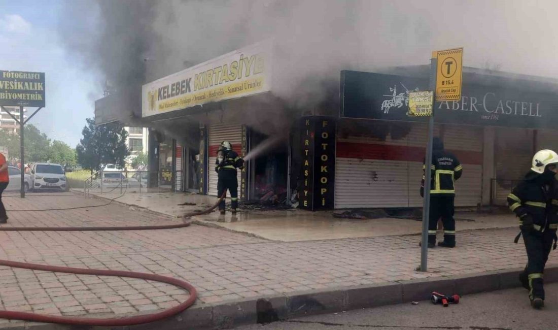 Diyarbakır’ın merkez Bağlar ilçesinde bir kırtasiye dükkanında çıkan yangın, itfaiye