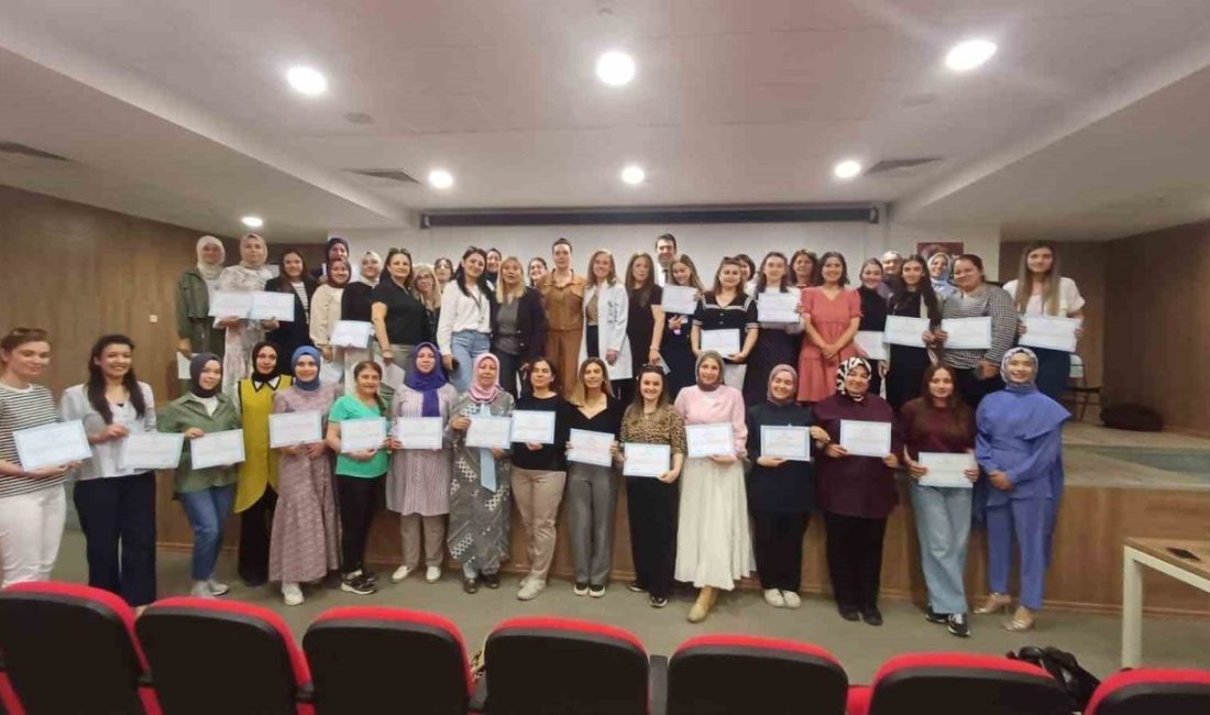 Ebelik eğitimlerinin güçlendirilmesi programı tamamlandı Sağlık Bakanlığı’nın “Doğal Olan Normal Doğum” temasıyla uygulamaya koyduğu Normal
