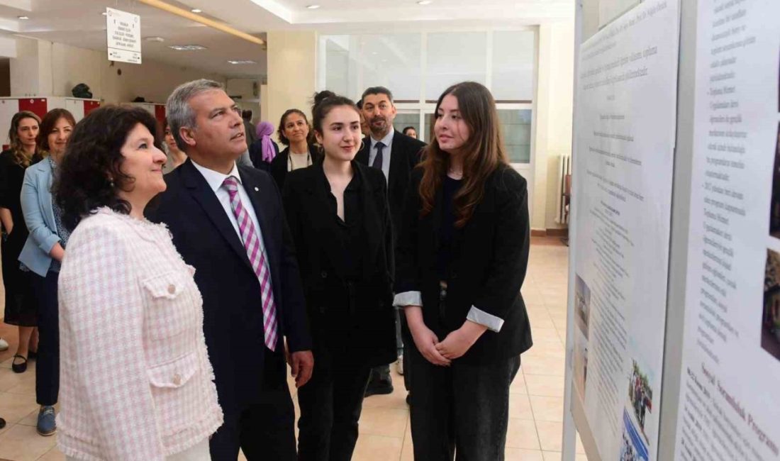 Anadolu Üniversitesi Eczacılık Fakültesi’nde, ’Geçmişten Günümüze Eczacılık Fakültesi’nin Topluma Hizmet