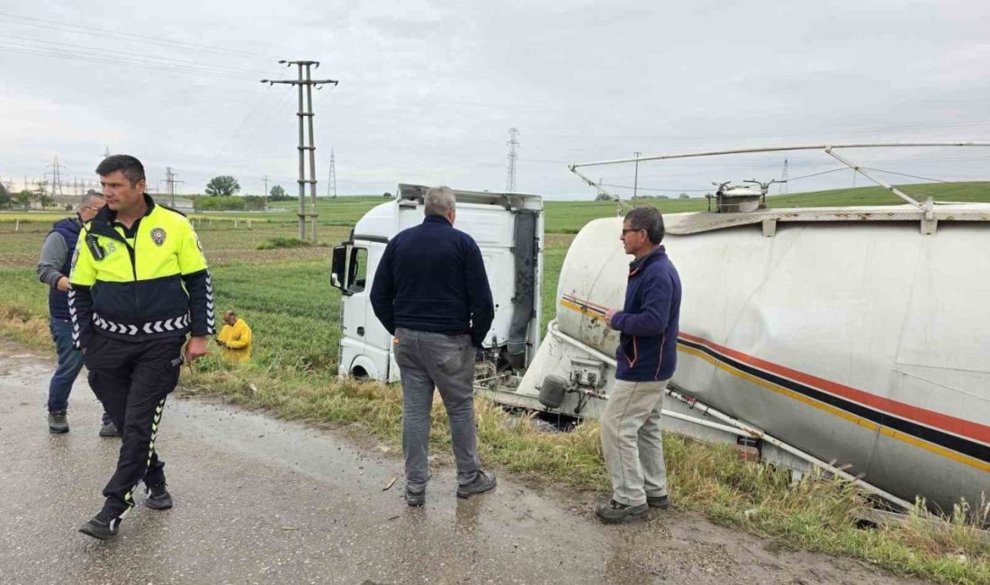 Edirne’de seyir halindeki treyler silobas tır sürücüsünün direksiyon kontrolünü kaybetmesi
