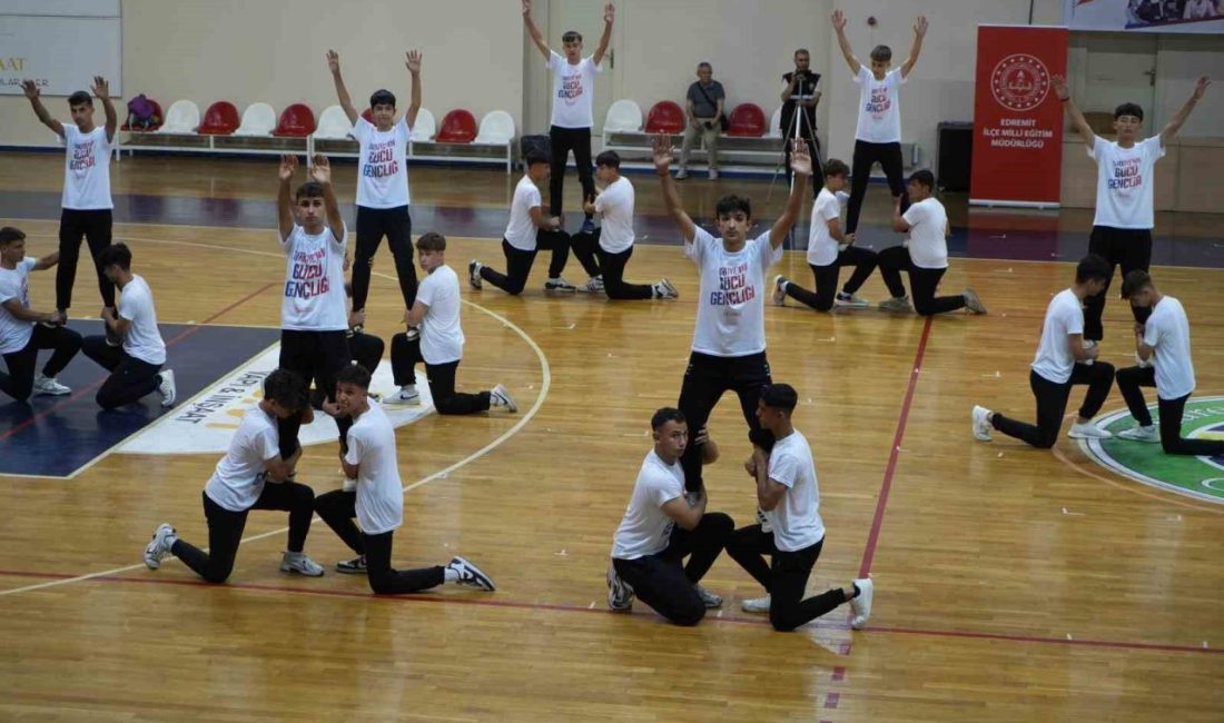 Edremit’te 19 Mayıs coşkusu gençlik yürüyüşü ve gösterilerle kutlandı Balıkesir’in Edremit ilçesinde 19 Mayıs Atatürk’ü Anma, Gençlik ve Spor