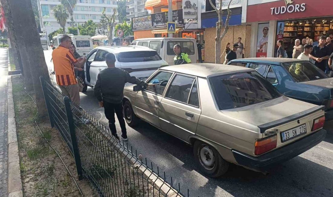 Antalya’da 2 gün önce alınan sıfır araç yaya geçidinde durduğu
