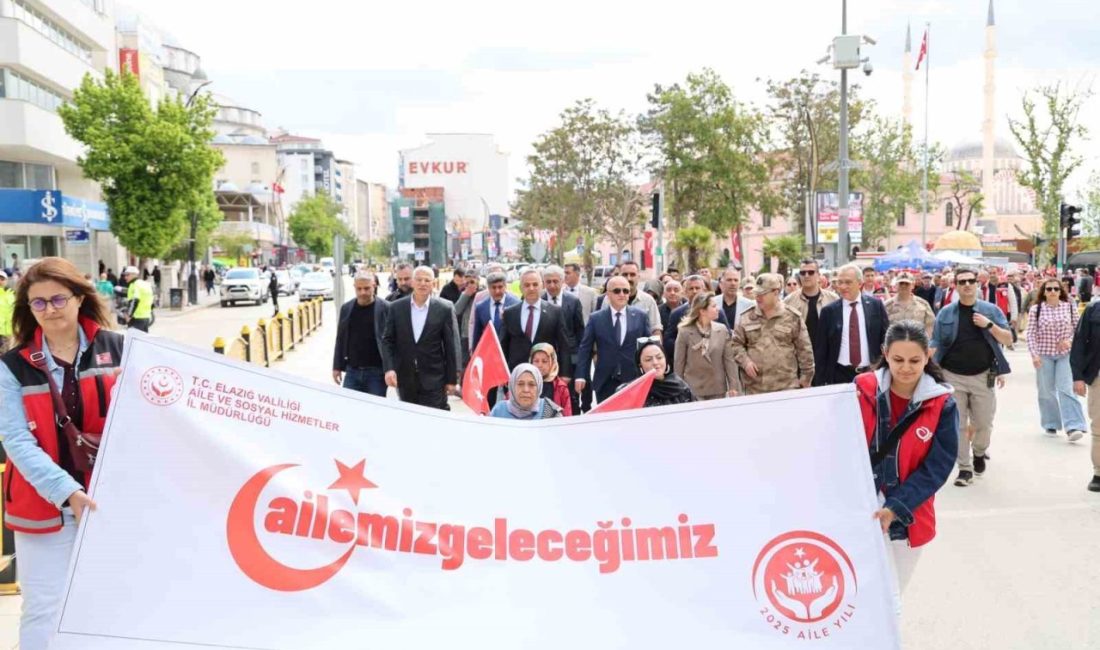Elazığ’da ‘Aile Yılı’ yürüyüşü Elazığ’da ‘2025 Aile Yılı Kortej Yürüyüşü’ düzenlendi. Elazığ Aile ve