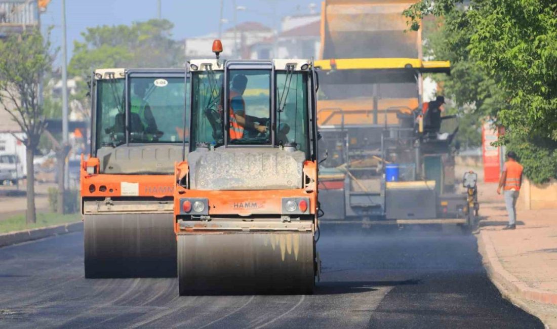 Elazığ Belediyesi tarafından şehrin dört bir yanında başlatılan asfalt yenileme