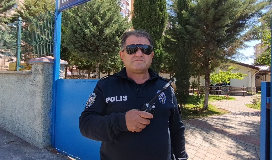 Kahramanmaraş’ta 30 yıl boyunca asayiş görevinde bulunan polis memuru Cuma
