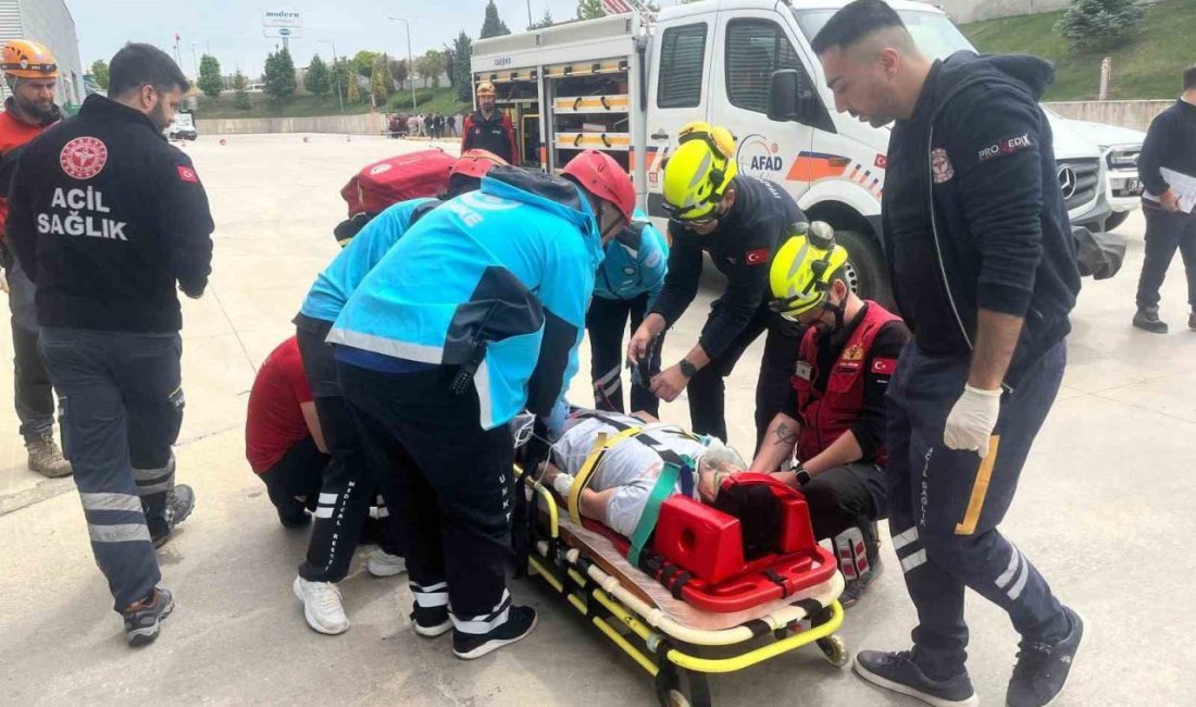 Eskişehir’de bir fabrikada ’Endüstriyel Kaza ve KBRN’ tatbikatı gerçekleştirildi. Türkiye