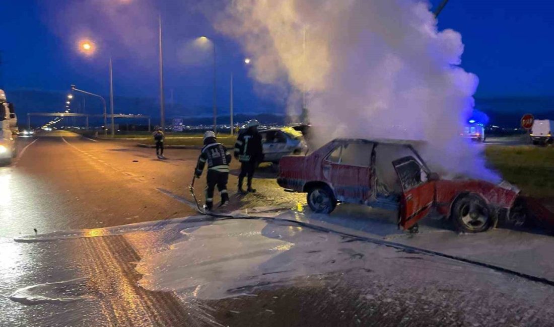 Erzurum’da araç cayır cayır yandı Erzurum’da meydana gelen araç yangınına itfaiye müdahale etti ama araç