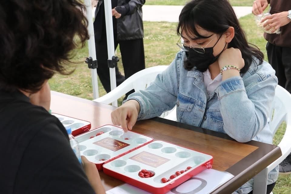 Eskişehir’de Gençlik Haftası şölenle kutlandı Eskişehir’de Gençlik Haftası etkinlikleri çerçevesinde Millet Bahçesi’nde Gençlik Şöleni ve