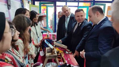 Giresun’un Eynesil ilçesinde düzenlenen Bilim Fuarı’nda, Şehit Şahin Abanoz Ortaokulu’nun