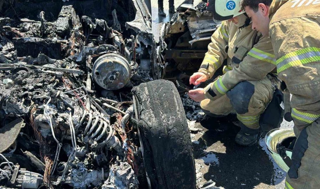 Eyüpsultan’da seyir halindeyken motorundan bir anda dumanlar çıkmaya başlayan yaklaşık