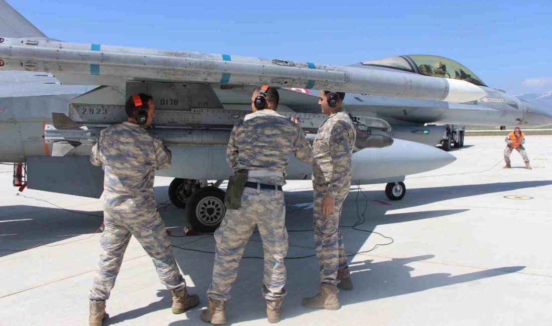 Türk Hava Kuvvetleri’nin en önemli vurucu gücü F-16 savaş uçaklarını