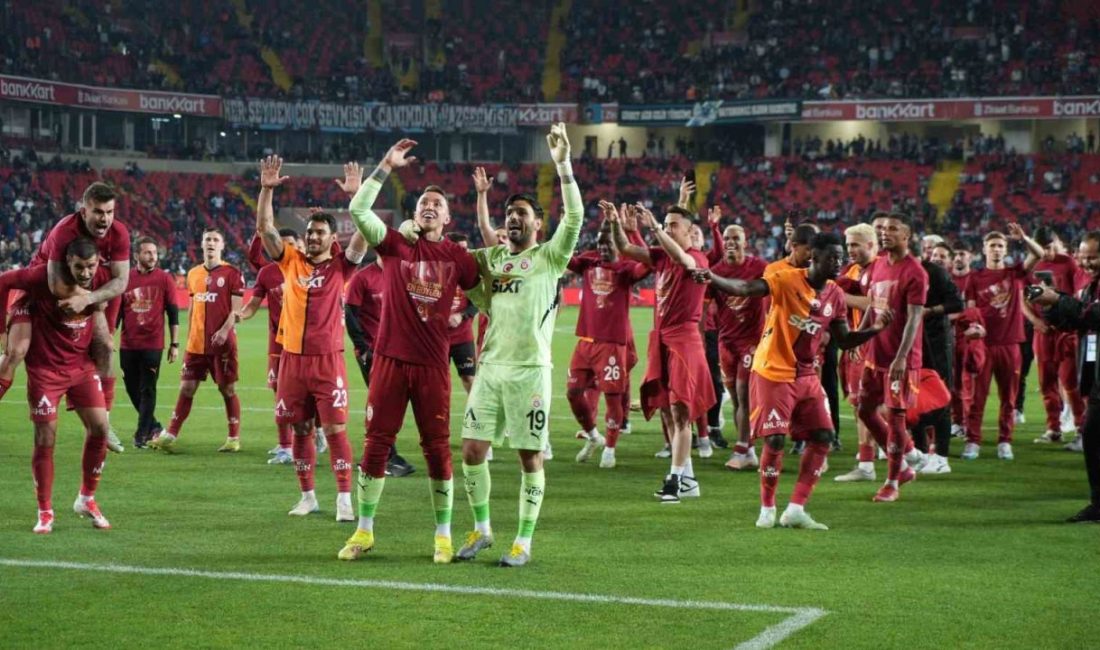 Fernando Muslera, Bülent Korkmaz’ın rekoruna ortak oldu Galatasaray Kaptanı Fernando Muslera, Ziraat Türkiye Kupası ile birlikte kupa