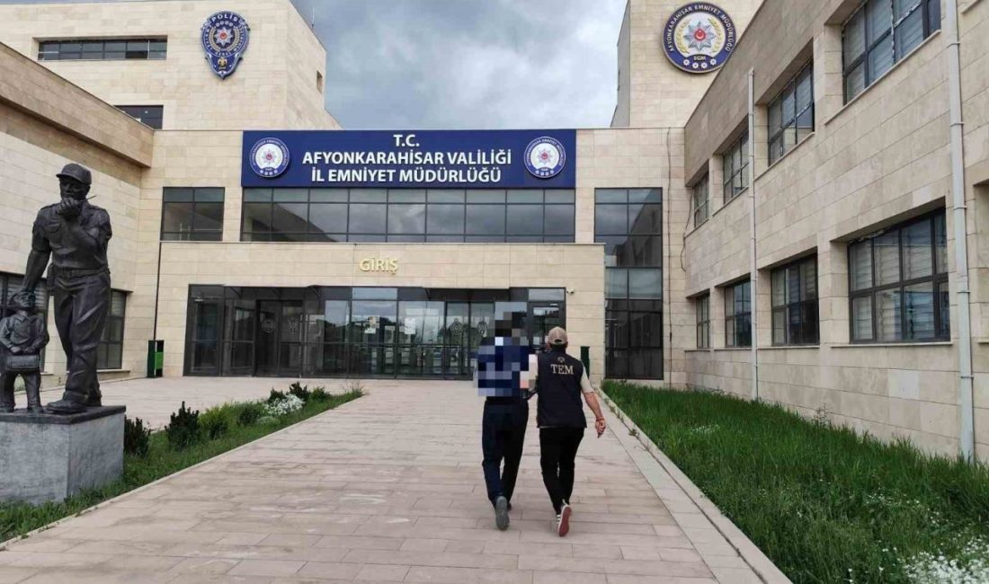 FETÖ ile iltisaklı olduğu belirlenen Almanya uyruklu şahıs gözaltına alındı Afyonkarahisar’da Fetullahçı Terör Örgütü (FETÖ) ile iltisaklı olduğu belirlenen Almanya