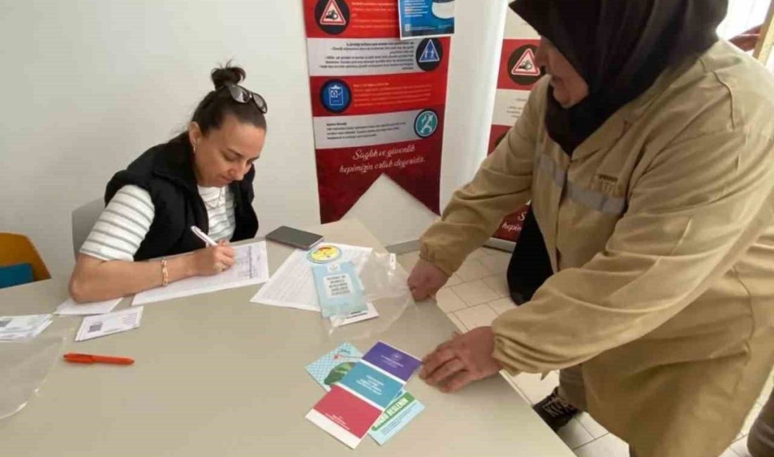 DÜZCE(İHA) – Düzce İl Sağlık Müdürlüğü görevlileri vatandaşların yoğun olduğu