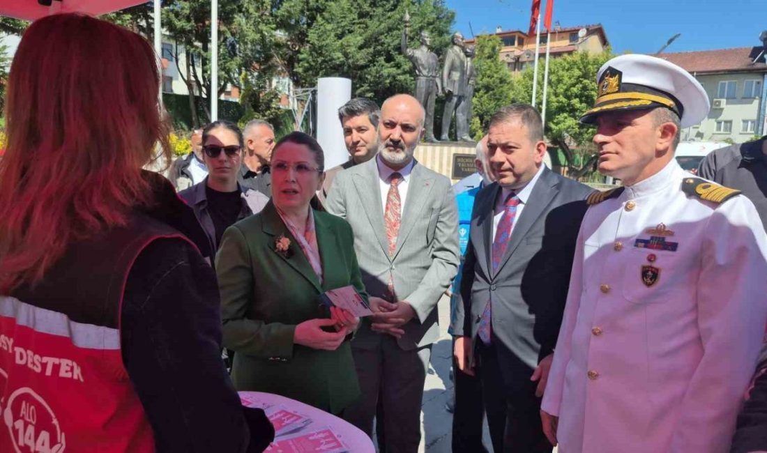 Bartın’da Aile Yılı nedeniyle düzenlenen etkinliğe katılan Deniz ve Garnizon