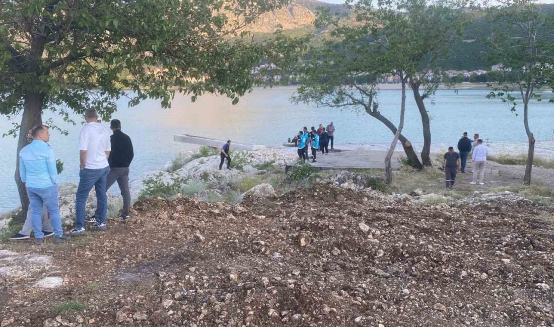 Afyonkarahisar’dan arkadaşları ile birlikte Isparta’nın Eğirdir ilçesine gezmeye gelen Afganistan