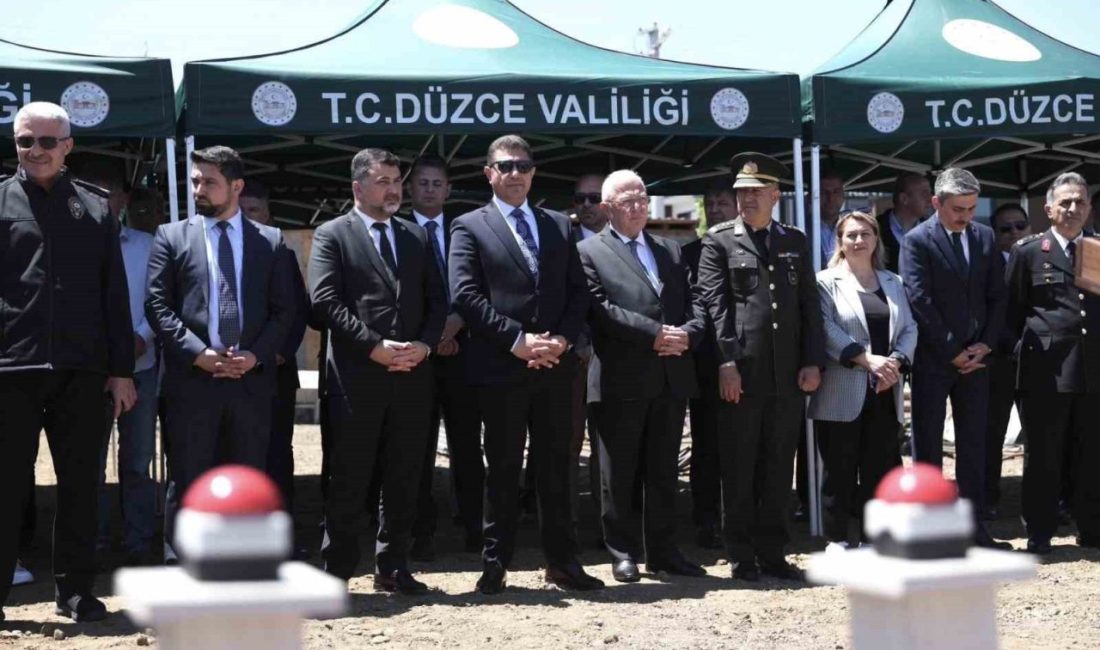 Düzce Güzel Sanatlar Lisesi ve Konferans Salonu’nun temel düzenlenen törenle