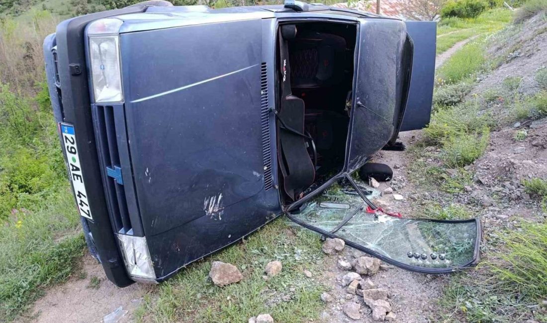 Gümüşhane’nin Torul ilçesinde yoldan çıkan otomobilin devrildiği kazada 4 kişi