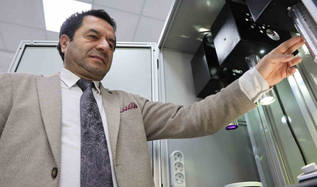 Fırat Üniversitesi Fizik Bölümü Öğretim Üyesi Prof. Dr. Fahrettin Yakuphanoğlu,