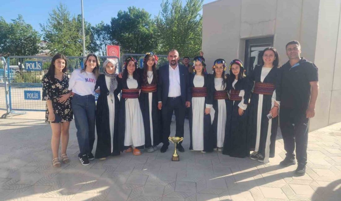Hakkari’de iki kulüp bölge birincisi oldu Türkiye Halk Oyunları Federasyonu (THOF) tarafından Elazığ’da düzenlenen ve 5