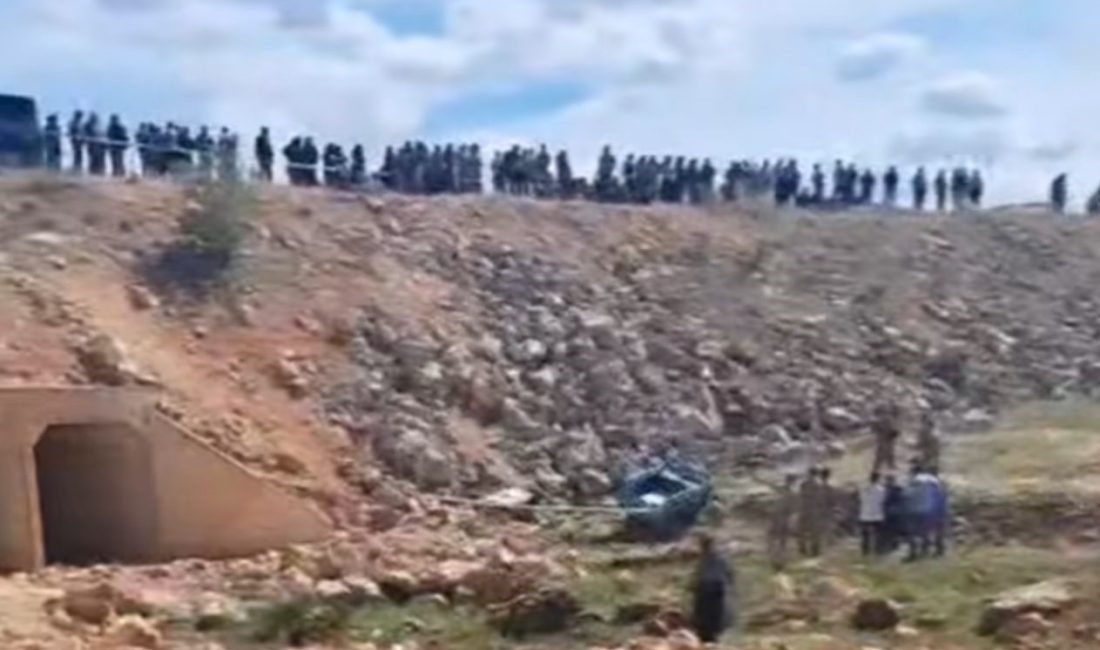 Halfeti’de patpat şarampole devrildi:1 ölü, 1 yaralı Şanlıurfa’nın Halfeti ilçesinde tarım aracı patpatın şarampole devrilmesi sonucu 1