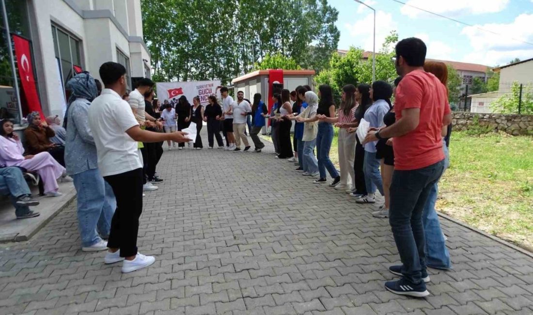 Hisarcık’ta 19 Mayıs Gençlik Haftası etkinliği Kütahya’nın Hisarcık ilçesinde Gençlik ve Spor İlçe Müdürlüğü tarafından 19