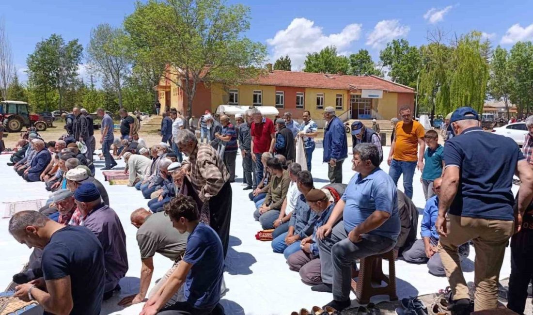 Konya’nın Hüyük ve Derbent ilçelerinde ekili alanları için yağmur beklentisinde