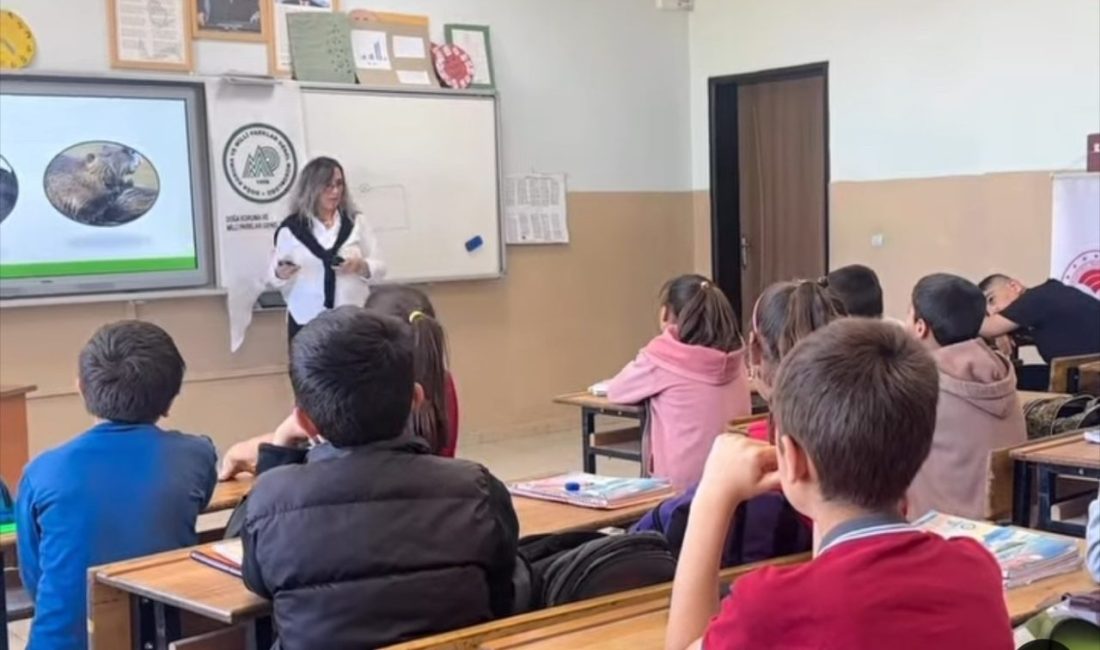 Iğdır’da doğa eğitimleri devam ediyor Iğdır’da Merkez Mehmet Çavuş Ortaokulu ve Alikamerli Ortaokulu öğrencileri ile
