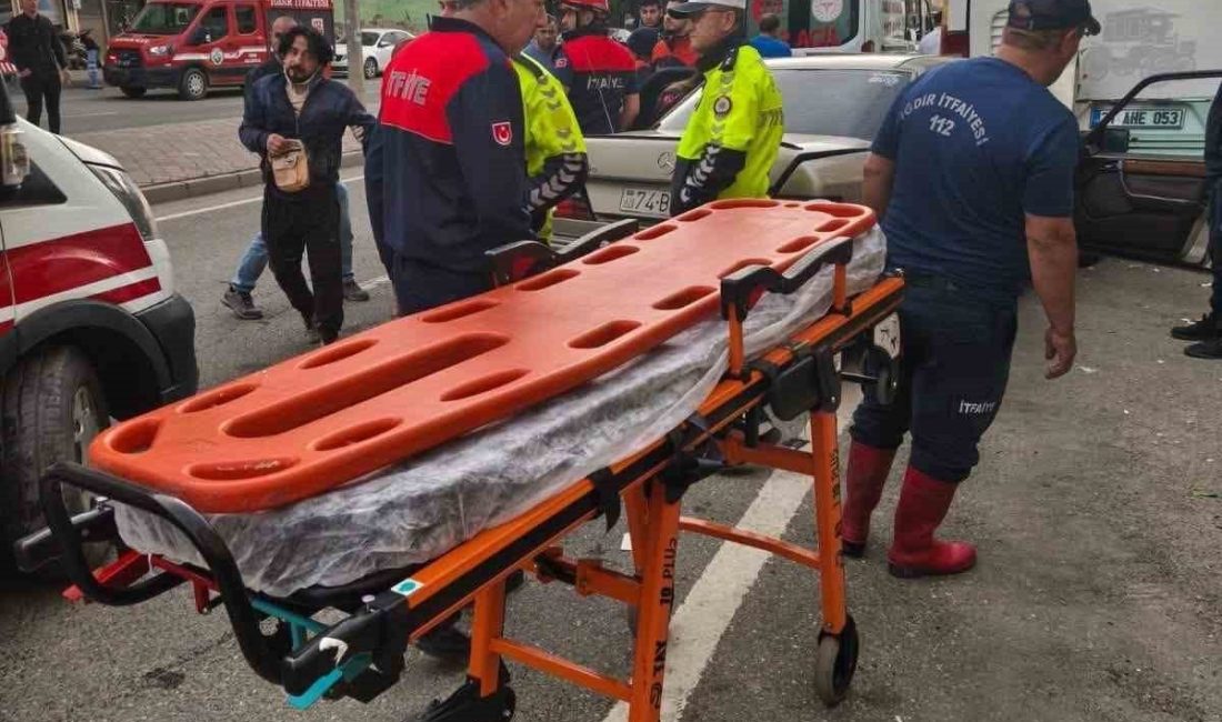 Iğdır’da meydana gelen trafik kazasında 1’i ağır 4 kişi yaralandı.