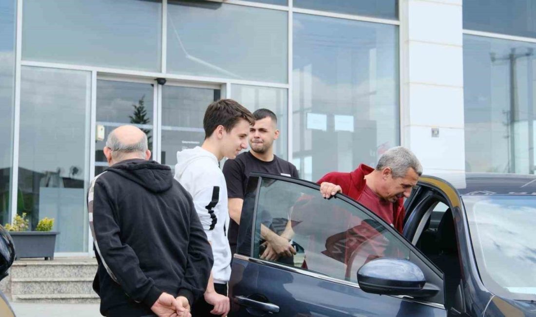 Bursa’nın İnegöl ilçesinde gerçekleştirilen ’Koçaslanlar İkinci El Şenliği’ ile ikinci