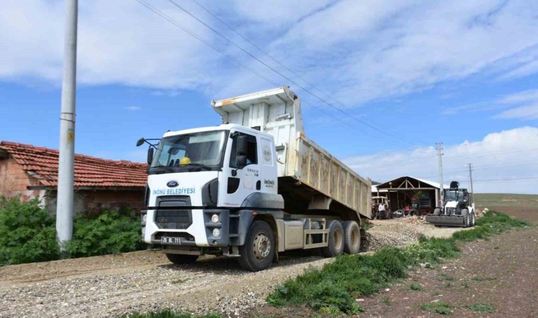 İnönü Belediyesi yol çalışmalarına devam ediyor Eskişehir İnönü Belediyesi ilçeye bağlı dış mahallelerde yol yapım çalışmalarını