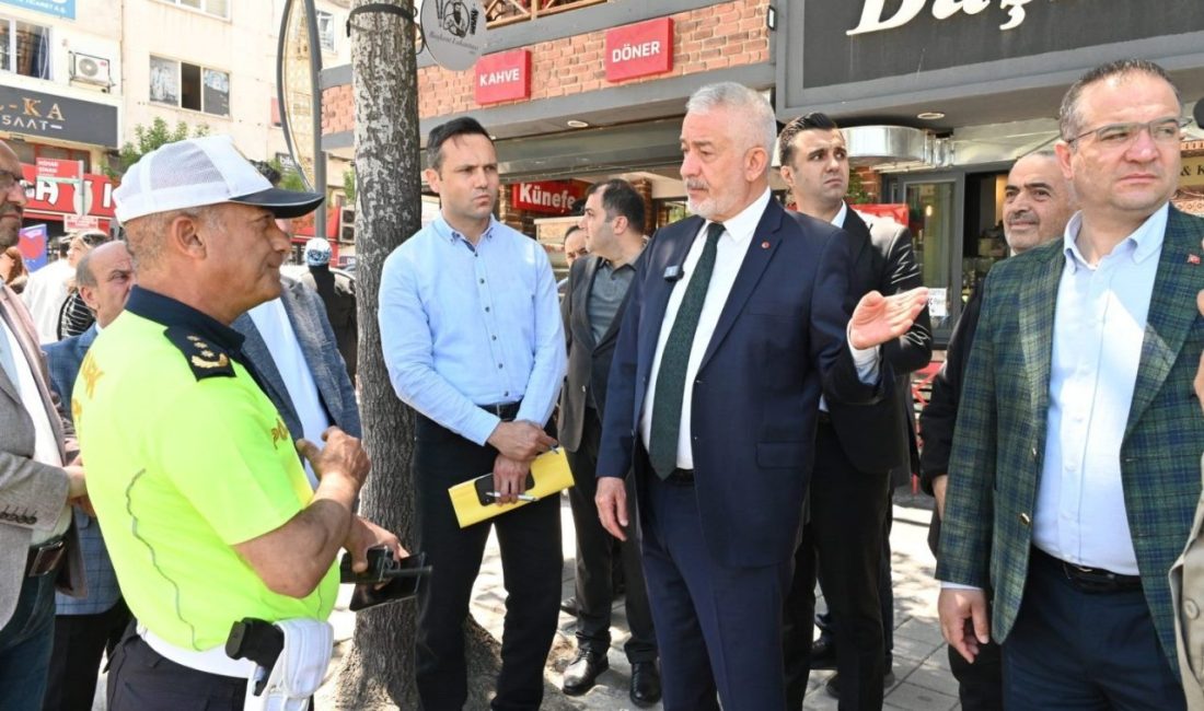 Isparta’da en yoğun caddede yaya geçitlerine ışıklı geçiş kurulacak Isparta Belediye Başkanı Şükrü Başdeğirmen, Mimar Sinan Caddesi üzerindeki yaya