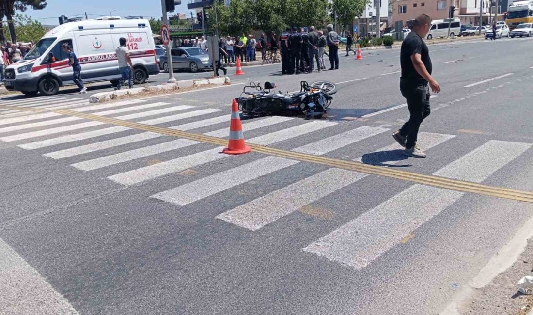 İzmir’de otomobil ile motosiklet çarpıştı: 1 ölü, 2 yaralı İzmir’in Aliağa ilçesinde otomobil ile motosikletin çarpışması sonucu 1 kişi