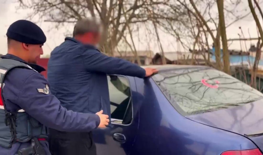 Jandarma suça geçit vermiyor: Bir ayda 157 şüpheli tutuklandı Sakarya’da jandarma ekiplerince Nisan ayı içinde yapılan denetim ve operasyonlarda
