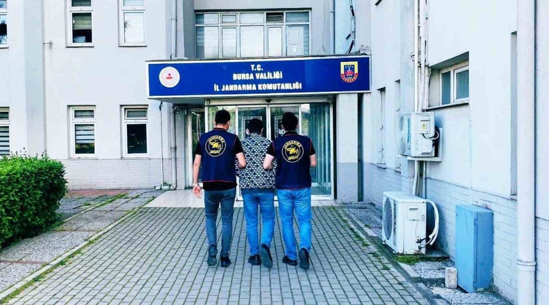 Bursa’da kendilerini asker, polis, savcı ve hakim olarak tanıtan şahıslar