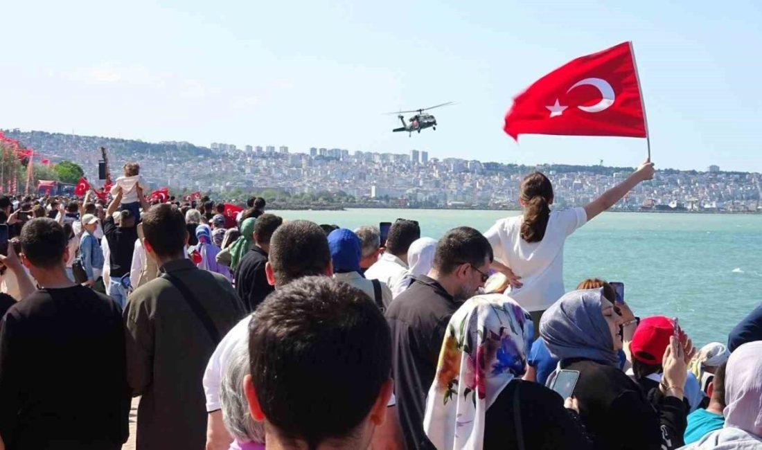 Jandarmadan nefes kesen hava gösterileri Samsun’da, 19 Mayıs Atatürk’ü Anma, Gençlik ve Spor Bayramı kutlamaları