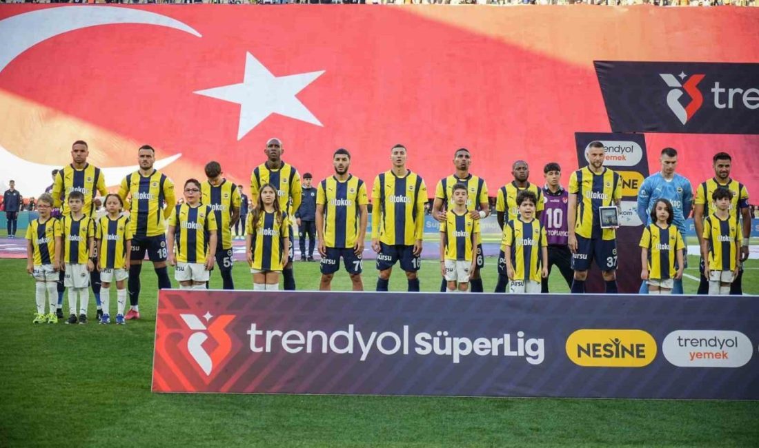 Fenerbahçe Teknik Direktörü Jose Mourinho, son oynanan Başakşehir mücadelesi 11’ine