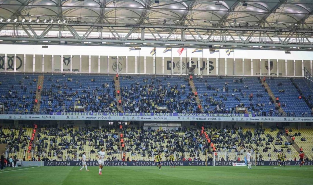 Fenerbahçe’nin Eyüpspor ile oynadığı maçta tribünler boş kaldı. Şampiyonluktan uzaklaşan