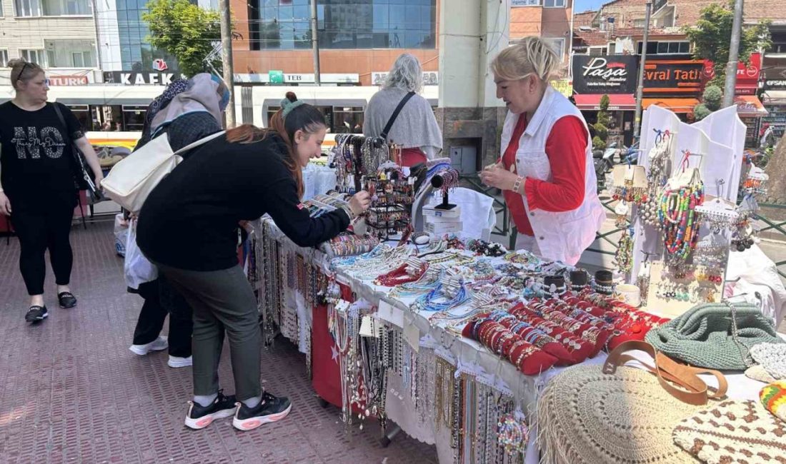 Eskişehir Üreten Kadınlar Platformu’nda el emeği ürünler yapan kadınlar, açtıkları