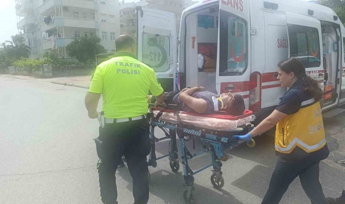 Antalya’nın Manavgat ilçesinde kamyonete çarpmamak için ani fren yapan motosiklet