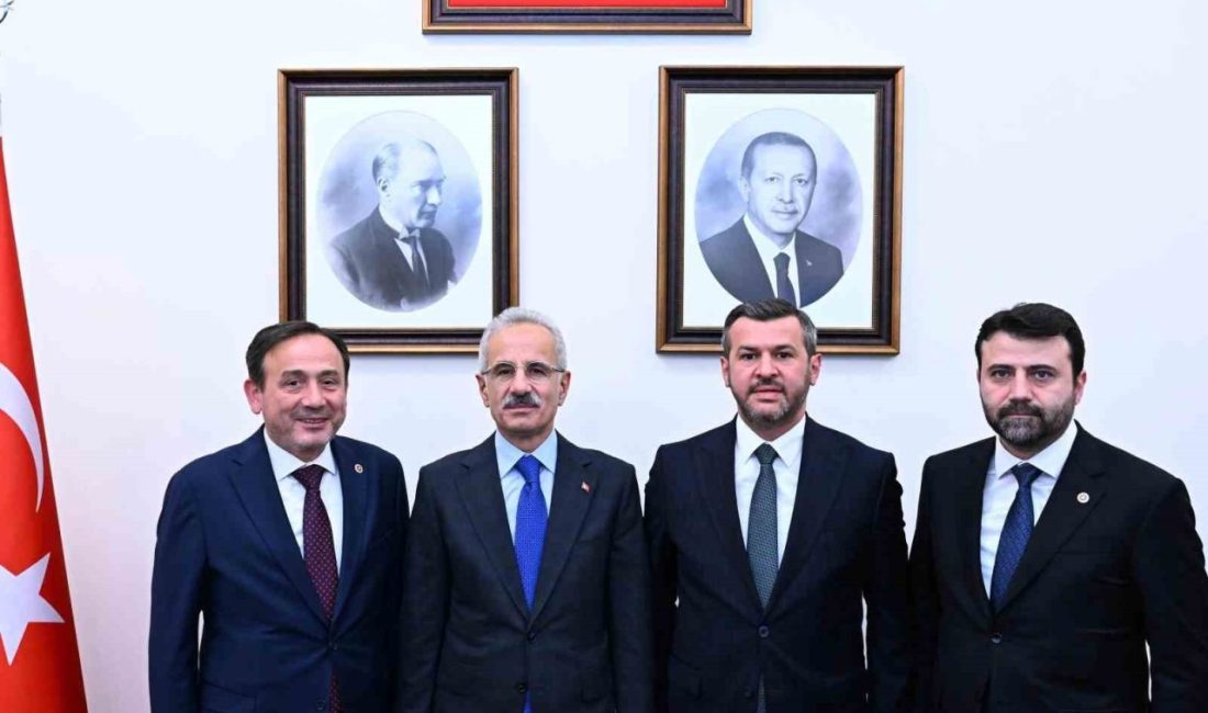 Karabük’te gar sahasının taşınması için ilk adım atıldı Karabük şehir merkezinde yer alan mevcut tren garı sahasının tahliyesi
