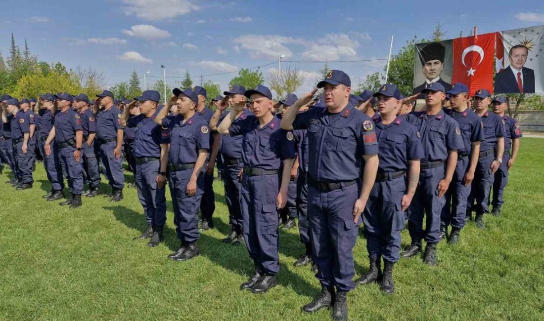 Karaman’da 34 özel birey yemin ederek bir günlük asker oldu Karaman’da bir günlük temsili askerlik yapan 34 özel birey, düzenlenen