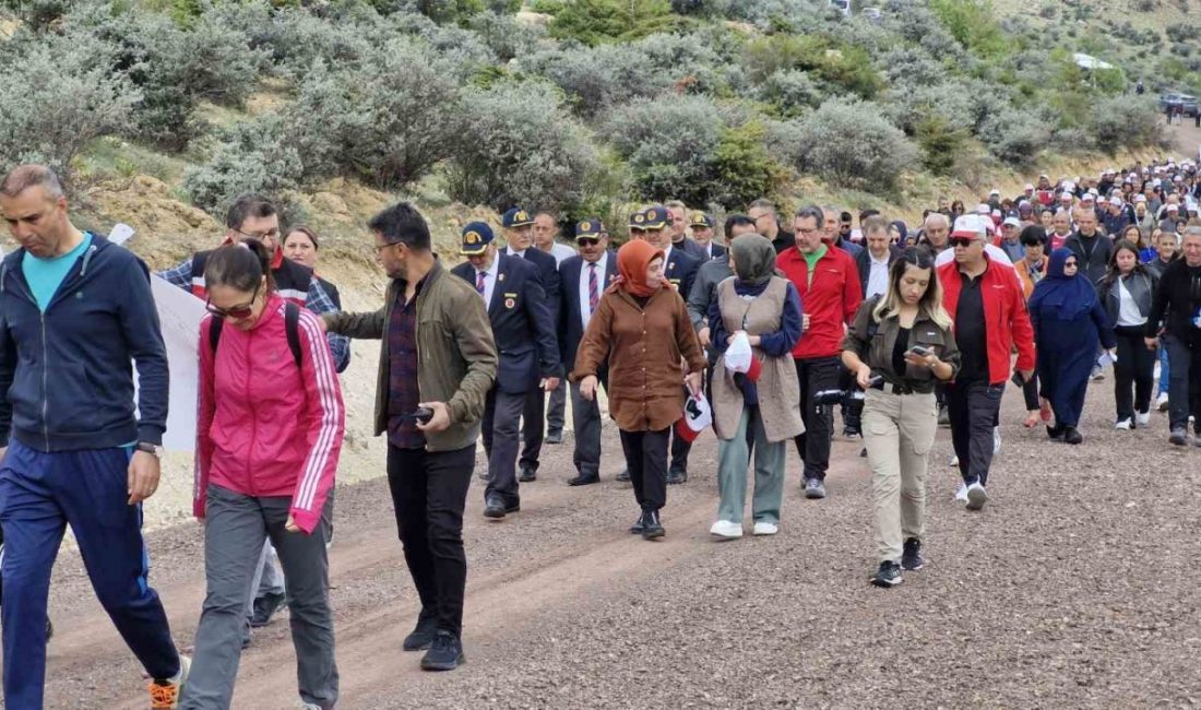 Karaman’da aile haftası etkinliği Karaman’da “Aile Haftası” çerçevesinde, ailenin önemine dikkati çekmek amacıyla farkındalık