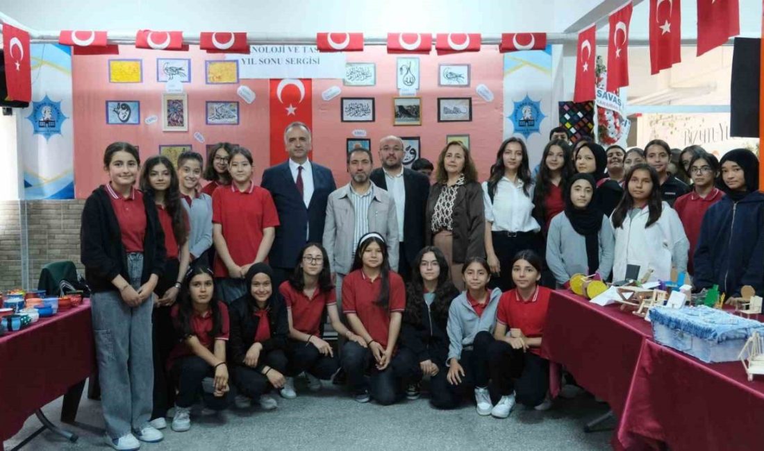 Karaman’da ortaokul öğrencilerinden yılsonu sergisi Karaman’da ortaokul öğrencilerinin hazırladığı yılsonu sergisi beğenildi. Yunus Emre Ortaokulu’nda